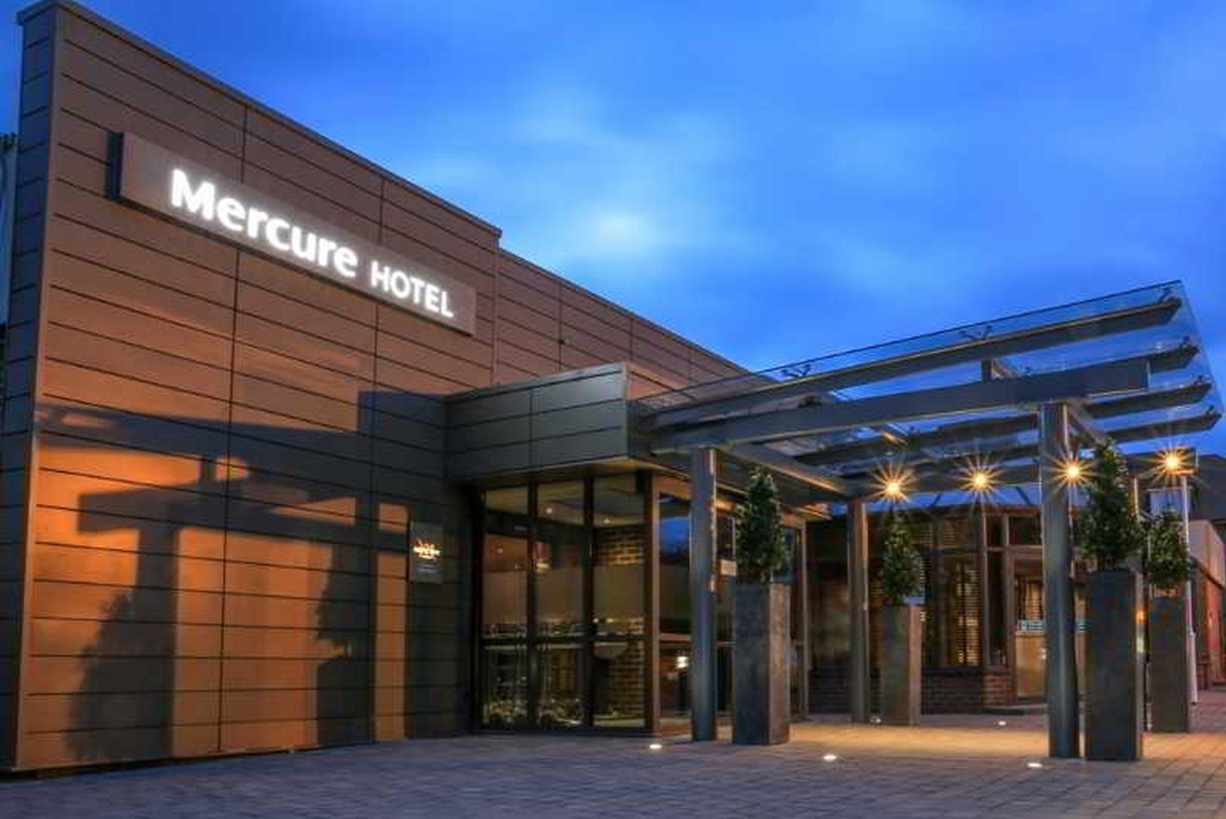 Mercure London Heathrow Airport Hillingdon Exteriör bild