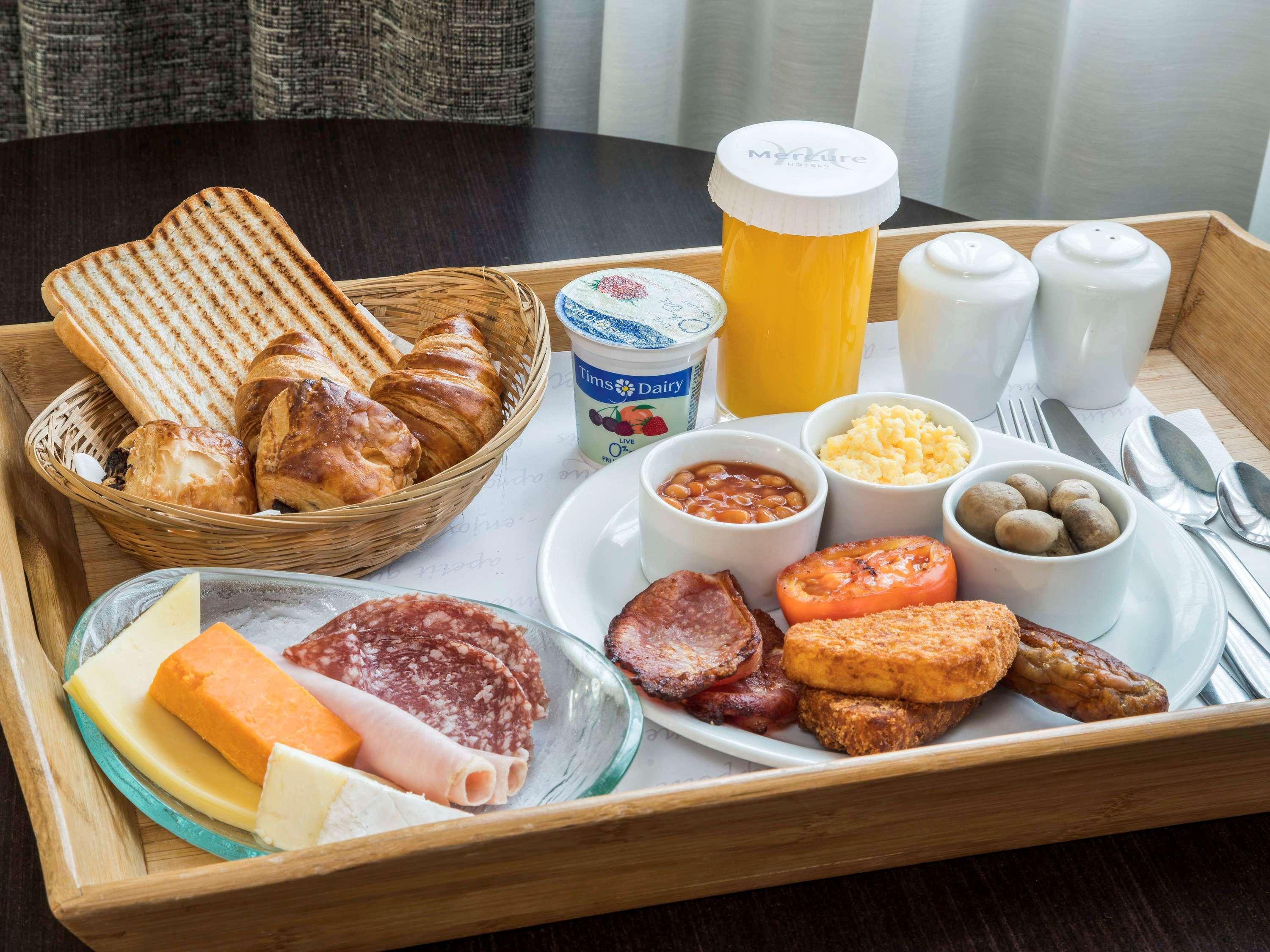 Mercure London Heathrow Airport Hillingdon Exteriör bild