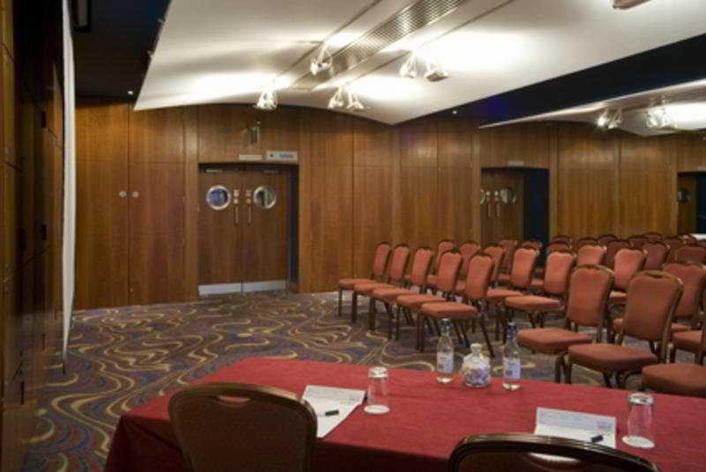 Mercure London Heathrow Airport Hillingdon Exteriör bild